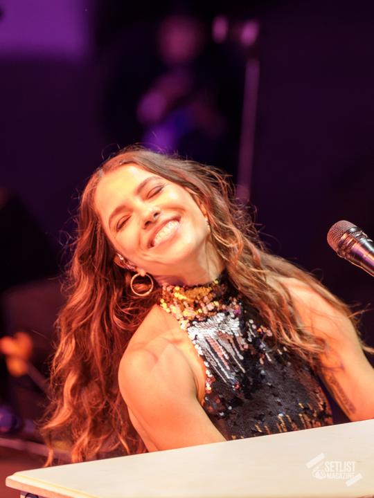 Debi Nova, foto 21
