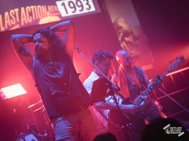 High Voltage, foto 23