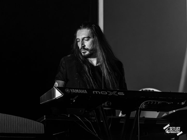The Surrogate Band, foto 9