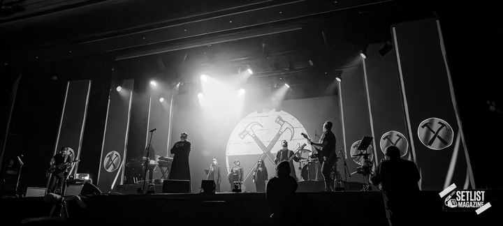 The Surrogate Band, foto 27